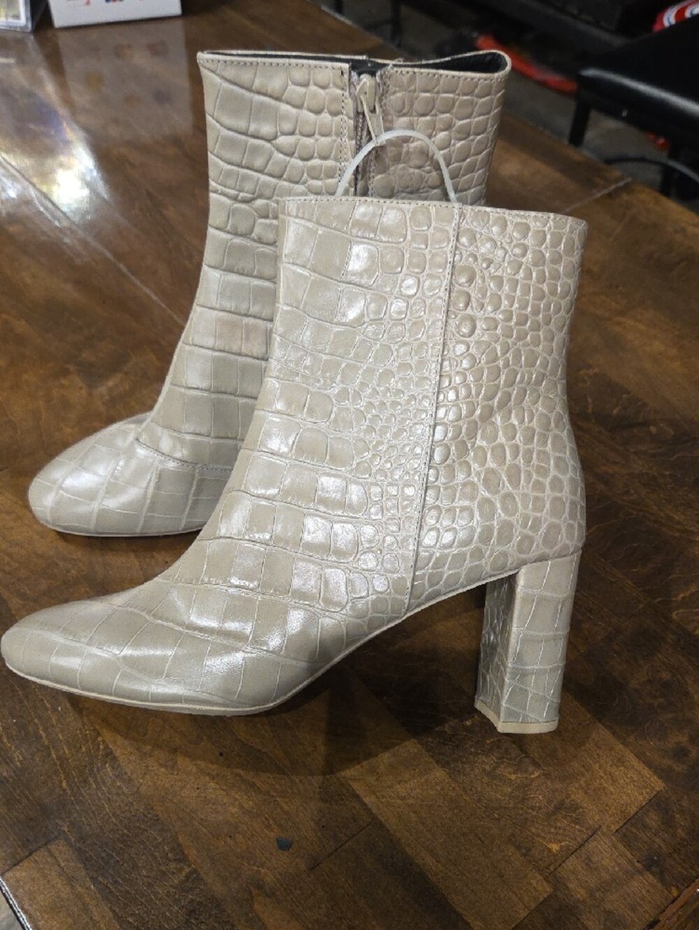 Geox Size EU 41 US 10.5 Croc-Embossed Cream Block Heel Ankle Boots - Women